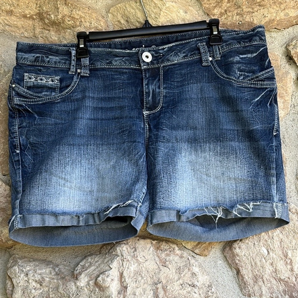 Series 31 Short & Sexy - Selena denim shorts - Women’s Plus - Size 18